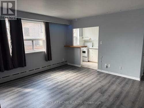 5 - 115 EIGHTH STREET , Toronto, Ontario M8V 3C5 5