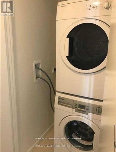 2612 - 1 Bloor Street E, Toronto, ON - Indoor Photo Showing Laundry Room