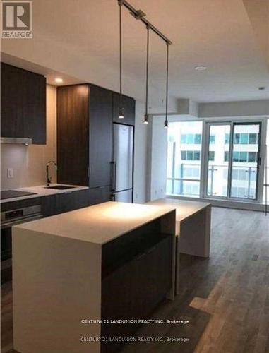 2612 - 1 Bloor Street E, Toronto, ON - Indoor Photo Showing Kitchen