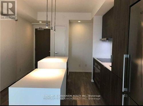 2612 - 1 Bloor Street E, Toronto, ON - Indoor Photo Showing Kitchen