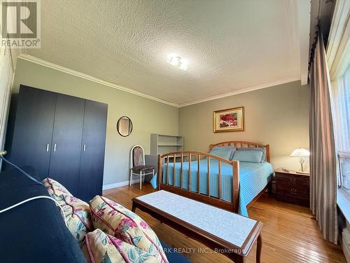 MAIN FLOOR UNIT - 17 WISHING WELL DRIVE , Toronto, Ontario M1T 1H9 4