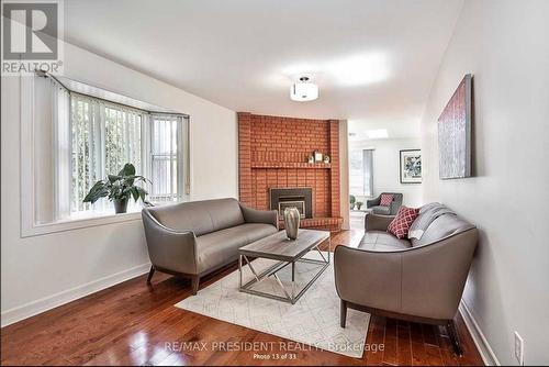 2586 Hammond Road, Mississauga, ON - Indoor Photo Showing Living Room With Fireplace