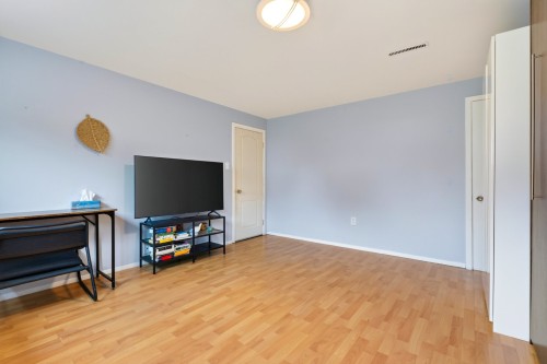 Chambre à coucher - 3255 Rue Beaulieu, Brossard, QC - Indoor Photo Showing Other Room