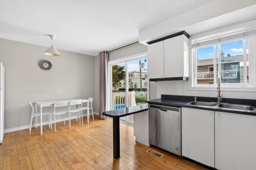 Cuisine - 3255 Rue Beaulieu, Brossard, QC - Indoor Photo Showing Kitchen With Double Sink