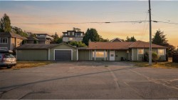 9 Camden Ave  View Royal, BC V8Z 1P6