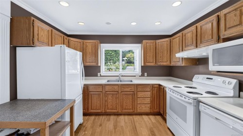 9 Camden Ave, View Royal, BC 