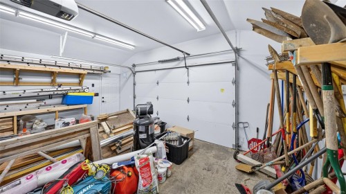 9 Camden Ave, View Royal, BC 