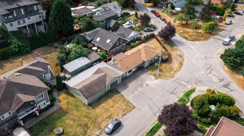 9 Camden Ave, View Royal, BC 