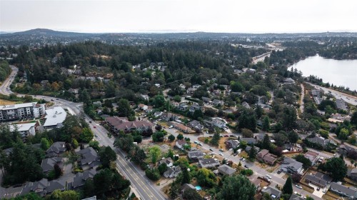 9 Camden Ave, View Royal, BC 