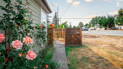 9 Camden Ave, View Royal, BC 