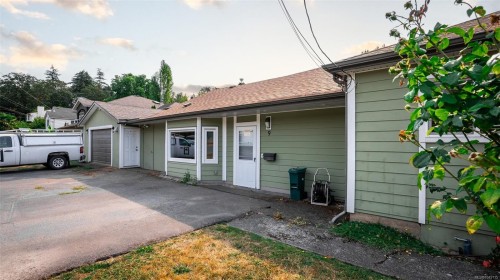 9 Camden Ave, View Royal, BC 