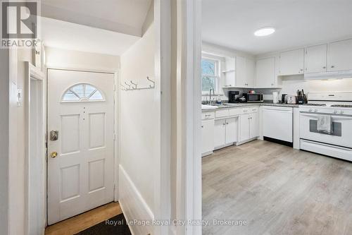 2 - 29 HOOPER STREET W , Guelph (St. Patrick's Ward), Ontario N1E 5W6 2