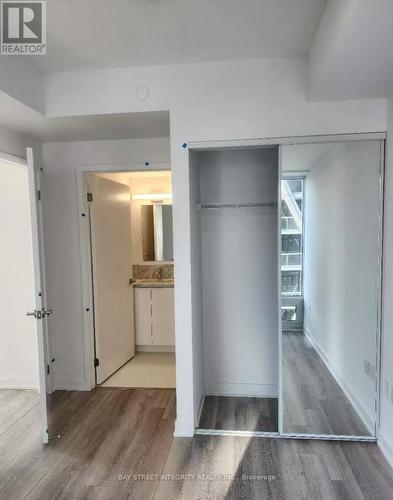 2508 - 238 SIMCOE STREET , Toronto, Ontario M5T 0E2 4
