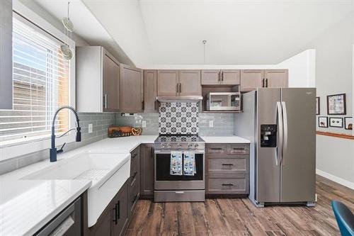 104 Copperstone Cr, Winnipeg, MB - Indoor Photo Showing Kitchen With Upgraded Kitchen