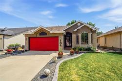104 Copperstone CR  Winnipeg, MB R2J 4C8