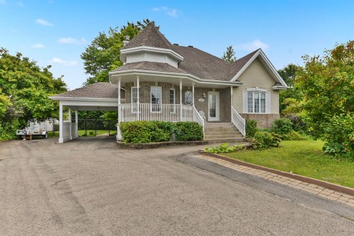 62 Rue de la Flandre  Blainville, QC J7C 5G4