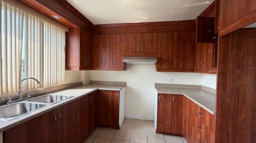 Kitchen - 4998 Boul. Notre-Dame, Laval (Chomedey), QC - Indoor Photo Showing Kitchen With Double Sink