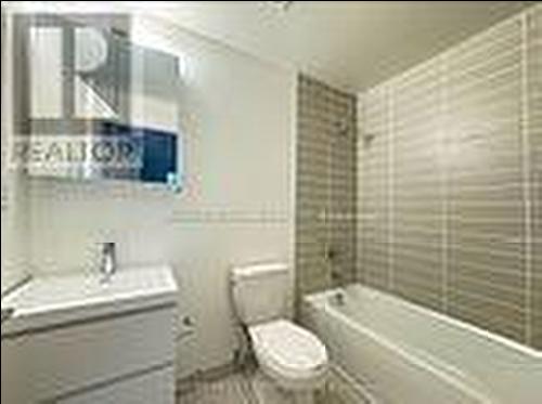 930 - 8119 Birchmount Road, Markham, ON - Indoor Photo Showing Bathroom