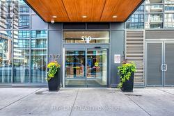 2005 - 510 CURRAN PLACE  Mississauga, ON L5B 0J8