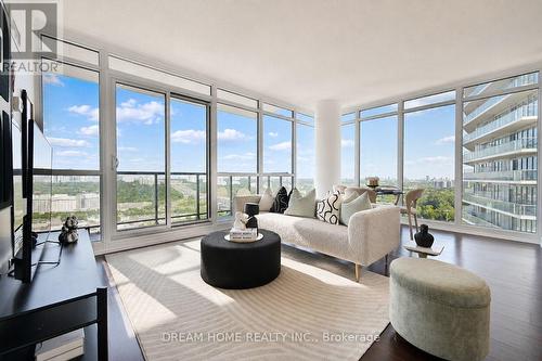 2608 - 121 Mcmahon Drive, Toronto, ON - Indoor Photo Showing Living Room