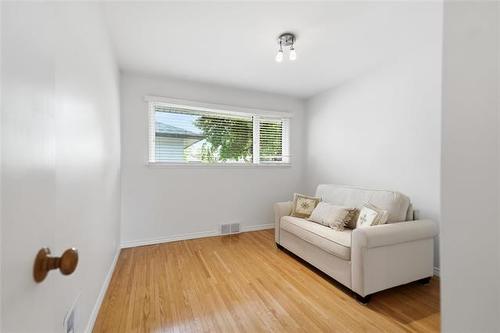 424 Dunrobin Ave, Winnipeg, MB - Indoor