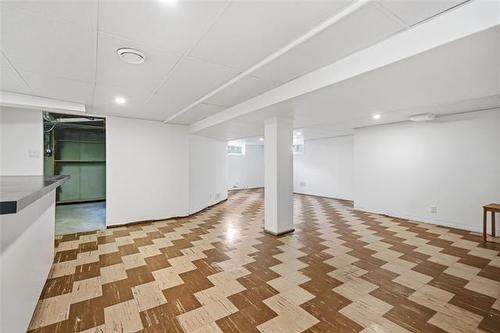 424 Dunrobin Ave, Winnipeg, MB - Indoor