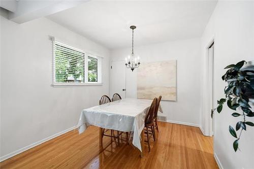 424 Dunrobin Ave, Winnipeg, MB - Indoor Photo Showing Dining Room
