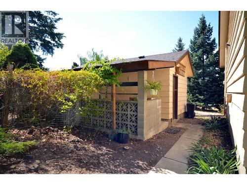7609 Cunliffe Road, Coldstream, BC - Outdoor