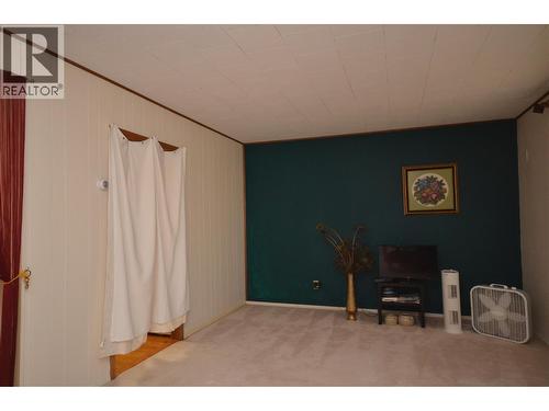 7609 Cunliffe Road, Coldstream, BC - Indoor