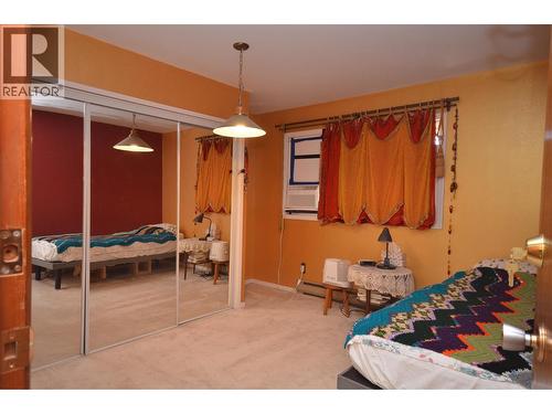 7609 Cunliffe Road, Coldstream, BC - Indoor Photo Showing Bedroom