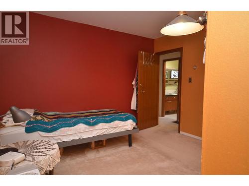 7609 Cunliffe Road, Coldstream, BC - Indoor Photo Showing Bedroom