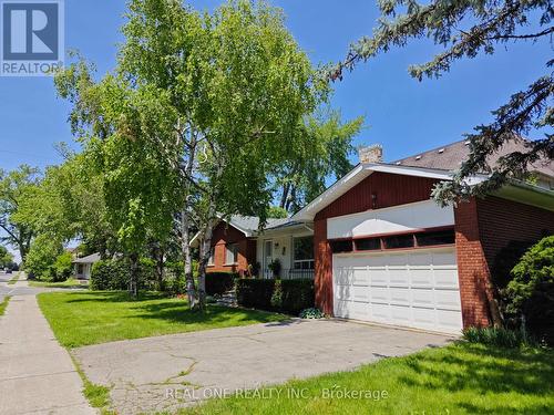 275 PARKVIEW AVENUE , Toronto, Ontario M2N 3Z3 2
