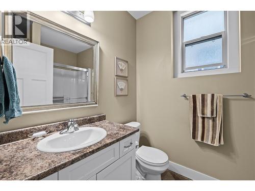 2421 Glacier Court Unit# 2, Kelowna, BC - Indoor Photo Showing Bathroom