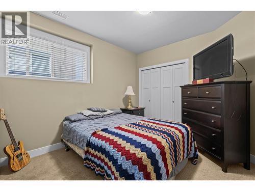 2421 Glacier Court Unit# 2, Kelowna, BC - Indoor Photo Showing Bedroom