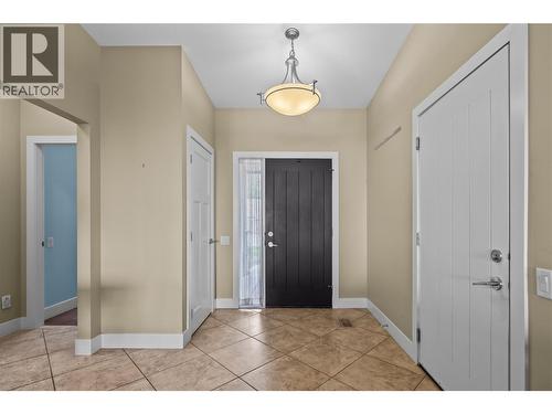 2421 Glacier Court Unit# 2, Kelowna, BC - Indoor Photo Showing Other Room