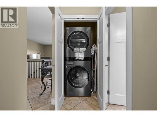 2421 Glacier Court Unit# 2, Kelowna, BC - Indoor Photo Showing Laundry Room