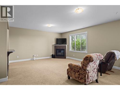 2421 Glacier Court Unit# 2, Kelowna, BC - Indoor With Fireplace