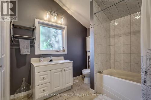 169 Wellington Street, St. Thomas, ON - Indoor Photo Showing Bathroom