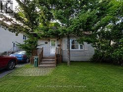 1247 SUMMERVILLE AVENUE  Ottawa, ON K1Z 8G6