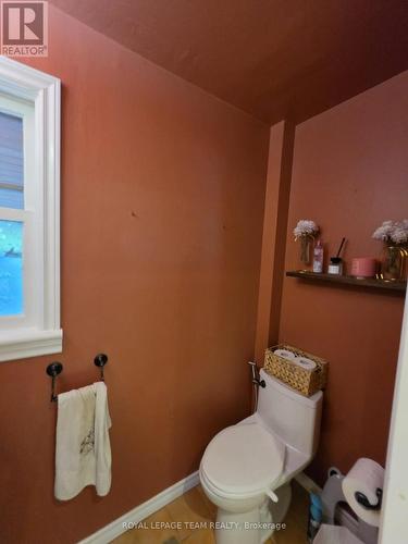 1247 Summerville Avenue, Ottawa, ON - Indoor Photo Showing Bathroom