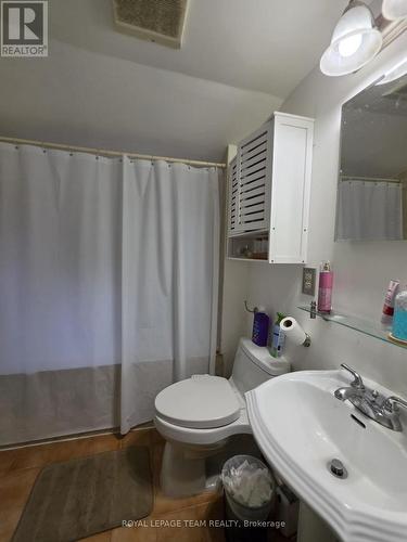 1247 Summerville Avenue, Ottawa, ON - Indoor Photo Showing Bathroom