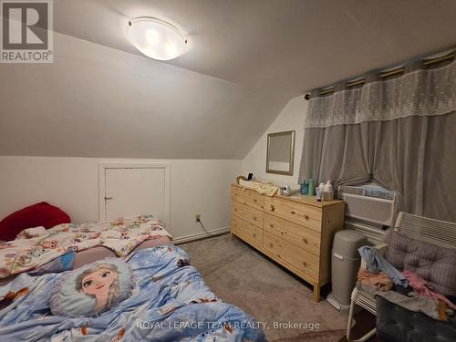 1247 Summerville Avenue, Ottawa, ON - Indoor Photo Showing Bedroom
