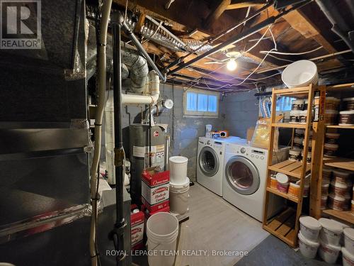 1247 Summerville Avenue, Ottawa, ON - Indoor Photo Showing Laundry Room