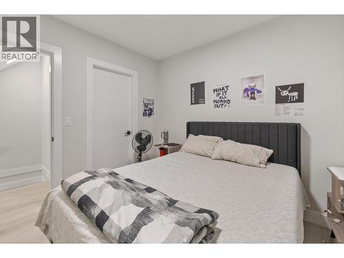 830 Glenwood Avenue Unit# 2, Kelowna, BC - Indoor Photo Showing Bedroom