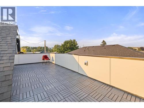830 Glenwood Avenue Unit# 2, Kelowna, BC - Outdoor