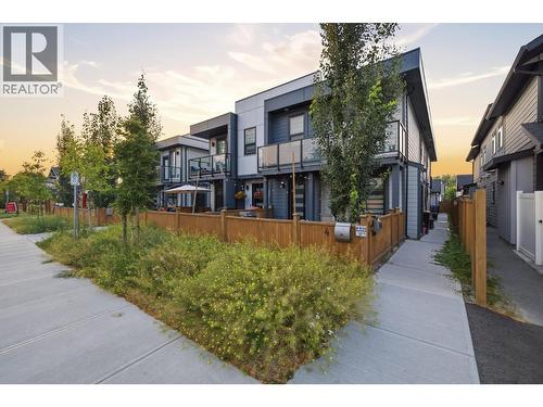 830 Glenwood Avenue Unit# 2, Kelowna, BC - Outdoor With Balcony With Deck Patio Veranda