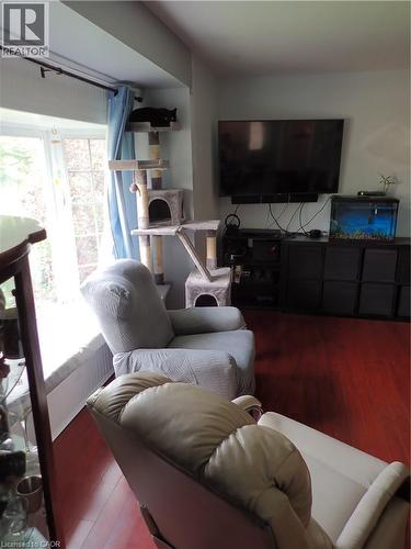 15 Blair Avenue, Hamilton, ON - Indoor Photo Showing Living Room