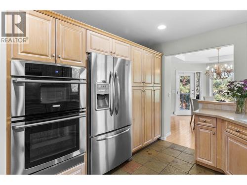 4400 Gallaghers Drive E Unit# 2, Kelowna, BC - Indoor Photo Showing Kitchen