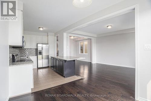 628 Monardia Way, Ottawa, ON - Indoor Photo Showing Kitchen
