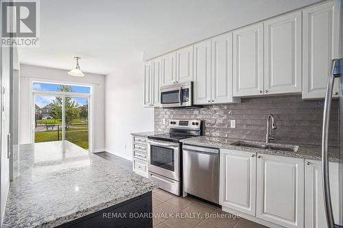 628 Monardia Way, Ottawa, ON - Indoor Photo Showing Kitchen With Stainless Steel Kitchen With Upgraded Kitchen